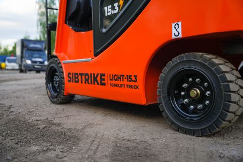 Вилочный погрузчик Sibtrike SF4 Light 20.3LA 2000 кг
