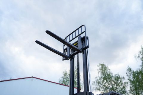 Вилочный погрузчик Sibtrike SF4 Light 20.3LA 2000 кг