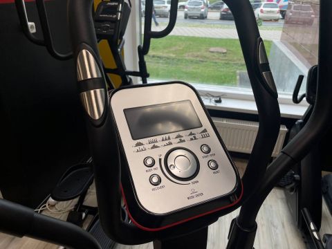 Эллиптический тренажер Everyfit 150EP (Витринный экземпляр)