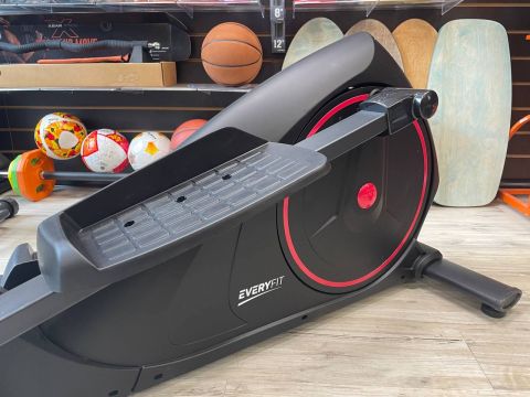 Эллиптический тренажер Everyfit 150EP (Витринный экземпляр)